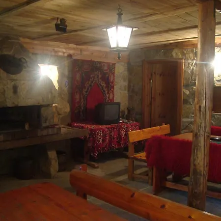 Pensión House Pangovski *