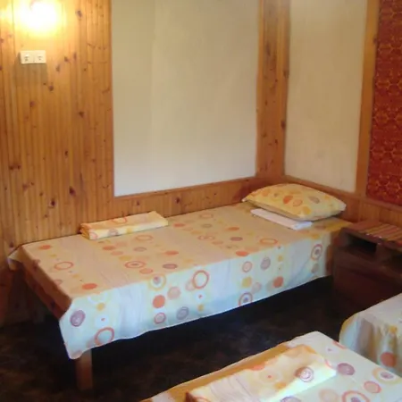Pensión House Pangovski